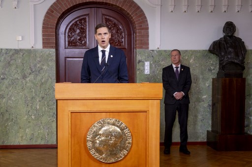 Nihon Hidankyo, yang nama lengkapnya dalam Bahasa Jepang berarti 'Konfederasi Persatuan Korban Bom A dan H Jepang. 'A' berarti bom atom dan 'H' bermakna bom hidrogen didirikan pada 1956 oleh korban selamat pengeboman nuklir di Hiroshima dan Nagasaki di penghujung Perang Dunia II, atau dikenal sebagai 'Hibakusha'.