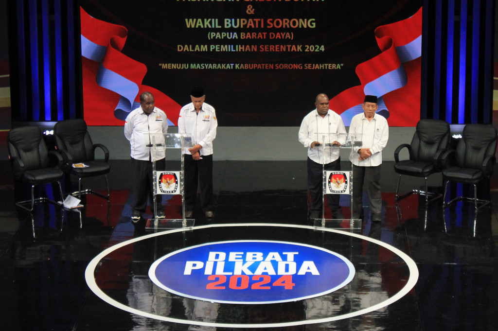 Calon Bupati dan Calon Wakil Bupati Sorong nomor urut 1 Jhony Kamuru-Ahmad Sutedjo akan mencari sumber pendapatan daerah selain pajak untuk meningkatkan pendapatan daerah.