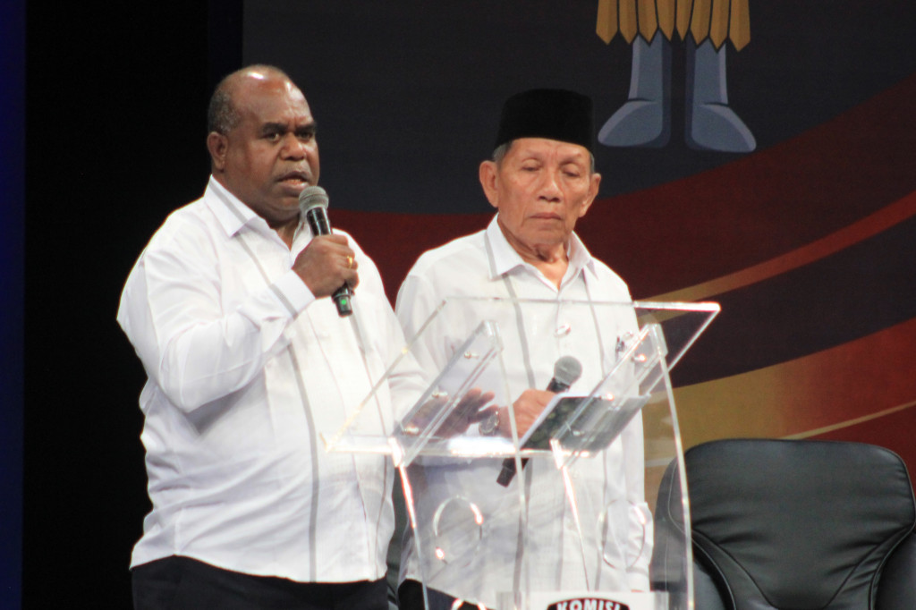 Calon Bupati dan Wakil Bupati Kabupaten Sorong nomor urut 2, Musa Lazarus Malagam-Suprapto, mempunyai rencana program menggratiskan biaya sekolah. Program tersebut menyasar sekolah tingkat Sekolah Dasar (SD), Sekolah Menengah Pertama (SMP) dan Sekolah Menengah Atas (SMA). 