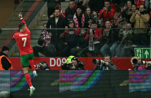 Portugal unggul berkat gol-gol dari Bernardo Silva, Cristiano Ronaldo, dan satu gol bunuh diri dari Jad Bednarek. Sementara Polandia mampu memperkecil kedudukan berkat gol Piotr Zielinski.