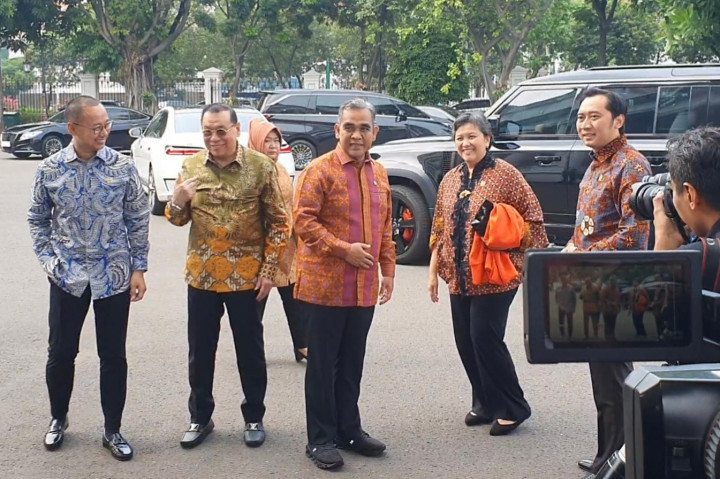 Sebanyak sembilan pimpinan MPR sowan ke Presiden Joko Widodo (Jokowi) di Istana Kepresidenan, Jakarta. Mereka akan memperkenalkan diri sebagai pimpinan MPR periode 2024-2029.