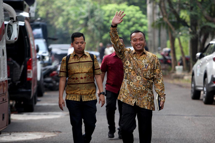 Ada puluhan tokoh tersebut mencakup Prasetio Hadi (Ketua DPP Partai Gerindra), Sugiono (Wakil Ketua Umum Partai Gerindra), Widiyanti Putri Wardhana (pengusaha), Natalius Pigai (pegiat HAM), Yandri Susanto (Wakil Ketua Umum PAN), Fadli Zon (Wakil Ketua Umum Partai Gerindra), Nusron Wahid (Politikus Golkar), Saifullah Yusuf (Sekjen PBNU/Menteri Sosial), Maruarar Sirait (Politikus Partai Gerindra), Abdul Kadir Karding (Politikus PKB), dan Wihaji (Wakil Ketua Umum Golkar).