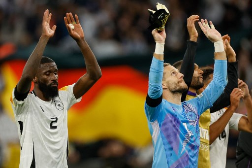 Jerman kini mengemas 10 poin dari empat pertandingan, dan dipastikan akan ambil bagian pada perempat final Maret mendatang. Di sisi lain, Belanda yang tidak diperkuat Virgil van Dijk karena menjalani skorsing, memiliki lima poin, sama dengan yang dimiliki Hungaria.