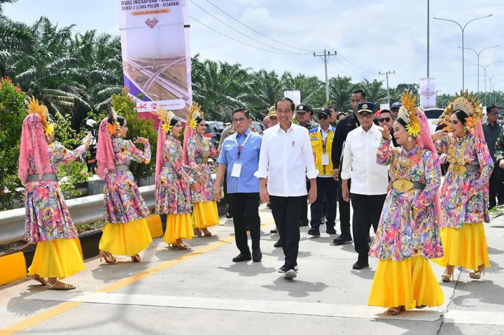 Dia menjelaskan, apabila internal rate of return (IRR) atau perhitungan kelayakan investasi jalan tol masih rendah, maka APBN harus masuk dalam pembiayaan. 