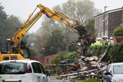 Polisi, yang kini telah memberlakukan zona larangan terbang di area tersebut, mengatakan kematian anak laki-laki itu benar-benar menghancurkan.