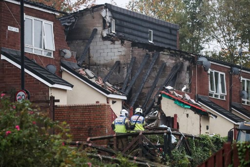 Seorang anak laki-laki berusia tujuh tahun tewas dan enam orang telah dibawa ke rumah sakit setelah ledakan dahsyat menghancurkan tiga rumah di Newcastle, Inggris, Rabu, 16 Oktober 2024.