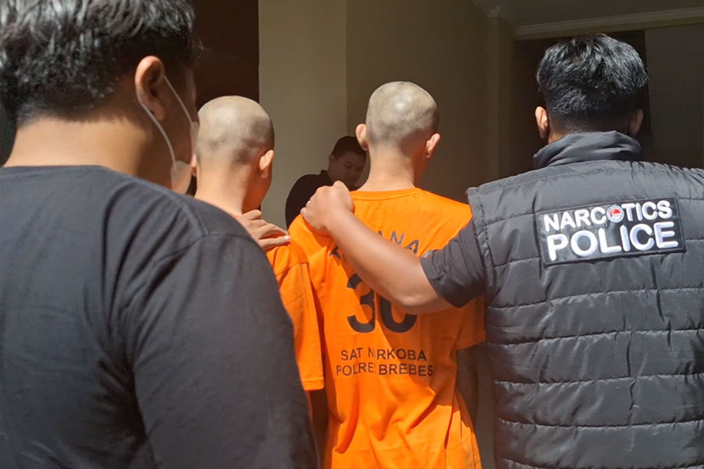 Saat diringkus polisi, salah satu tersangka AH, mengaku membeli paket ganja senilai Rp1.100.000, tidak akan dikonsumsi sendiri, tetapi akan disimpan dan nantinya disajikan untuk rekan-rekannya yang datang pada saat pesta pernikahannya.