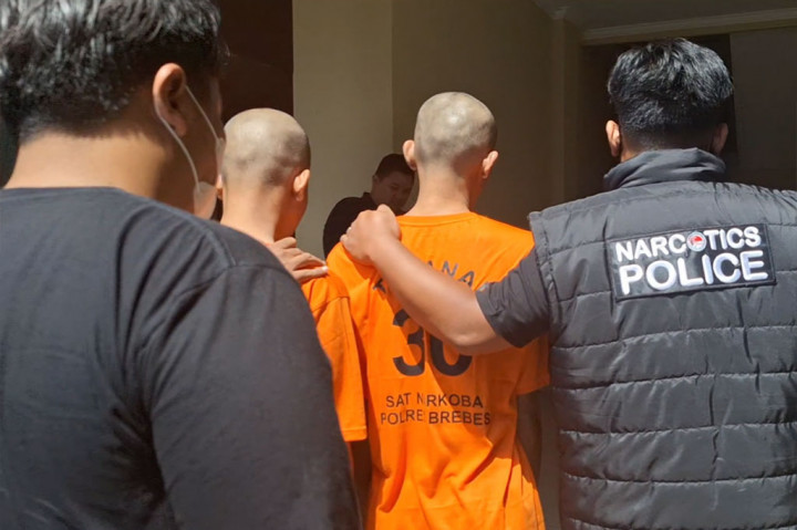 Saat diringkus polisi, salah satu tersangka AH, mengaku membeli paket ganja senilai Rp1.100.000, tidak akan dikonsumsi sendiri, tetapi akan disimpan dan nantinya disajikan untuk rekan-rekannya yang datang pada saat pesta pernikahannya.