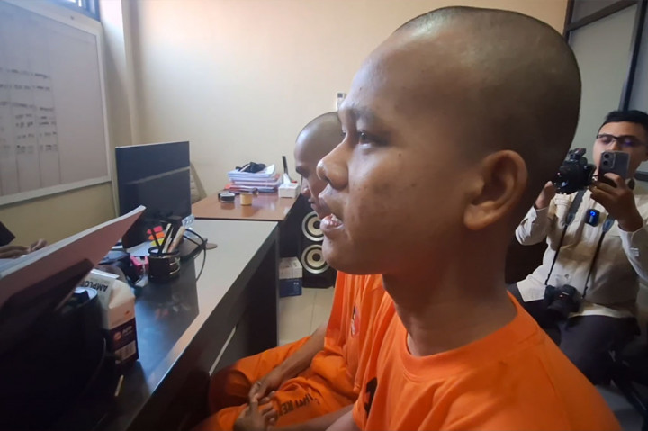 Kedua tersangka kini meringkuk di sel tahanan Mapolres Brebes dan terancam hukuman penjara maksimal 12 tahun penjara.