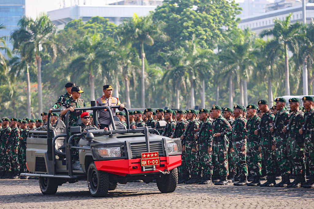 TNI-Polri melakukan Apel Gelar Pasukan dalam rangka operasi pengamanan VVIP dan pelantikan presiden-wakil presiden terpilih, di Lapangan Silang Monas, Jakarta, Jumat, 18 Oktober 2024. Apel gabungan tersebut dipimpin Panglima TNI Jenderal Agus Subiyanto dan Kapolri Jenderal Listyo Sigit Prabowo.