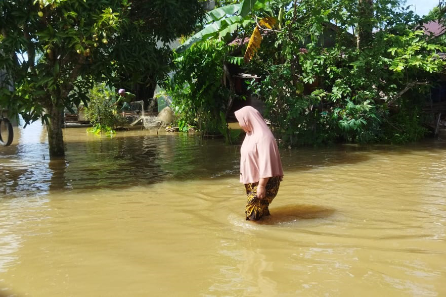 Hujan deras yang mengguyur wilayah Aceh Singkil dalam beberapa hari terakhir mengakibatkan banjir besar yang melanda sejumlah kecamatan. Peristiwa ini menyebabkan ribuan jiwa di wilayah tersebut terdampak banjir.