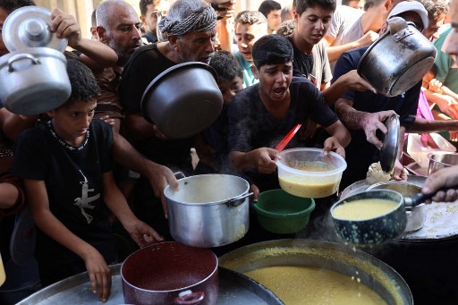 Kepala Organisasi Kesehatan Dunia (WHO) mengatakan bahwa hampir seluruh penduduk di Jalur Gaza mengalami kelaparan, dan menyebut situasi ini sebagai tidak manusiawi.