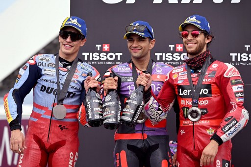 Pembalap asal Spanyol tersebut melahap 13 lap dengan catatan waktu 19 menit 13,301 detik, diikuti Marc Marquez dan Enea Bastianini. Francesco Bagnaia harus puas menempati peringkat keempat diikuti Franco Morbidelli.