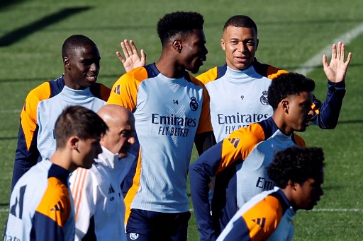 Striker Real Madrid Kylian Mbappe kembali berlatih di fasilitas latihan klub Valdebebas, pinggiran Madrid, Jumat, 18 Oktober 2024, di tengah isu keterlibatannya dalam kasus pemerkosaan setelah kunjungan ke Stockholm, Swedia.