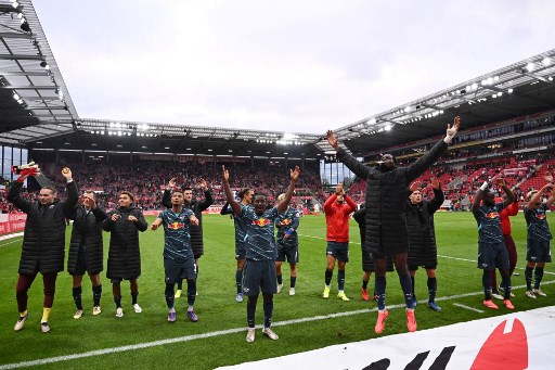 Bungkam Mainz dua gol tanpa balas, RB Leipzig mengkudeta puncak klasemen sementara Liga Jerman dari Bayern Muenchen.