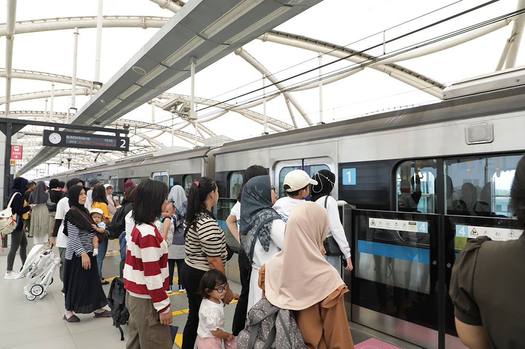 Hal ini dikarenakan pemerintah memberikan tarif khusus hanya Rp1 untuk semua moda transportasi publik tersebut selama hari pelantikan presiden dan wakil presiden terpilih Prabowo-Gibran.