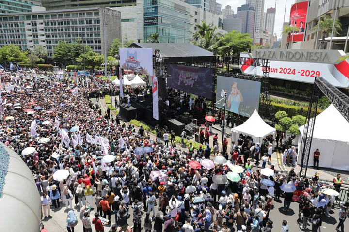 Panggung hiburan tersebar di 7 titik lokasi di sepanjang Jalan M.H. Thamrin. Acara juga digelar dalam 3 sesi yakni, sesi pagi pada pukul 08.00 WIB, sesi siang pukul 10.00 WIB dan sesi sore pukul 14.00 WIB.
