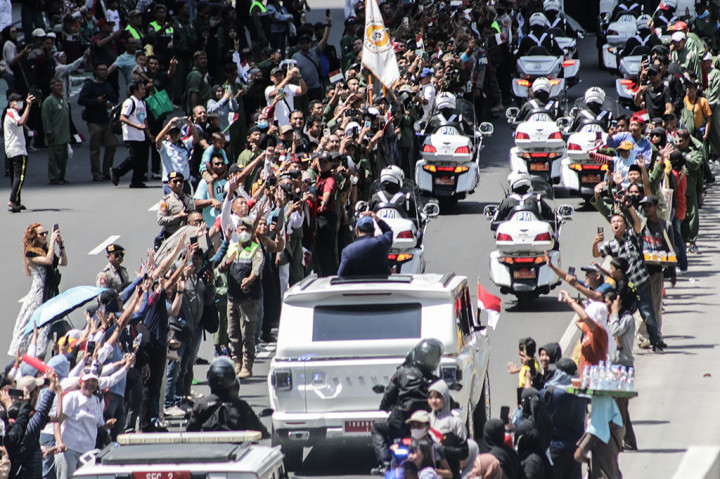 Prabowo menuju Istana Merdeka, Jakarta untuk menjalani prosesi upacara pisah sambut dengan Presiden Ke-7 RI Joko Widodo.