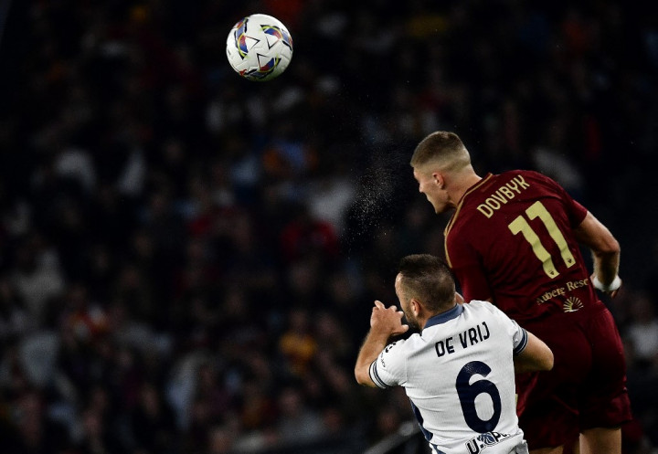 Inter Milan berhasil menang tipis 1-0 saat berhadapan dengan AS Roma dalam pekan kedelapan Serie A 2024/25 Olimpico pada Senin, 21 Oktober 2024 dini hari WIB.  