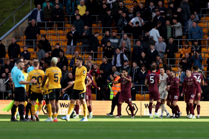 Artinya, kalau berhasil melalui 10 pertandingan berikutnya di Liga Inggris tanpa ditundukkan, Manchester City dapat melampaui pencapaian Chelsea.