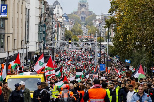 Hampir 32 ribu orang turun ke jalan di Brussels, ibu kota Belgia pada Minggu, 20 Oktober 2024, untuk menuntut gencatan senjata segera di Gaza dan Lebanon.