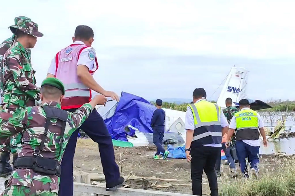 Tim Komite Nasional Keselamatan Transportasi (KNKT) telah memulai investigasi kecelakaan pesawat SAM Air yang jatuh di sekitar Bandara Panua, Kabupaten Pohuwato, Provinsi Gorontalo. 