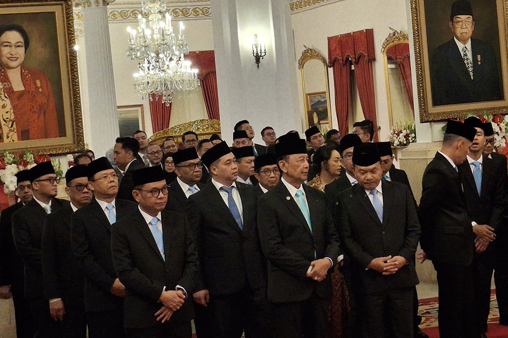 Presiden Prabowo Subianto dijadwalkan melakukan pelantikan Ketua Mahkamah Agung, tujuh utusan khusus Presiden, enam penasihat khusus Presiden, Staf Khusus Presiden dan kepala badan/lembaga.