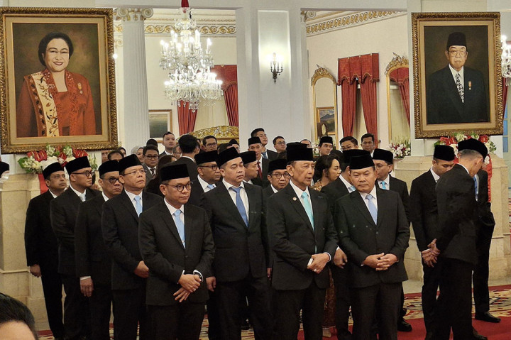 Raffi Ahmad menjadi salah satu sosok yang disebut-sebut akan menjadi utusan khusus Presiden. Kemudian, Muhadjir Effendy juga menjadi salah satu penasihat khusus Presiden untuk urusan haji.