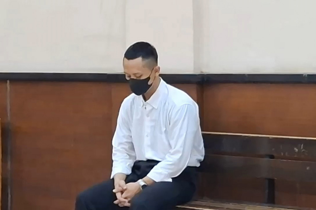 Usai molor hingga lebih dari lima jam, sidang kedua kasus STIP akhirnya digelar. Sidang dengan agenda pembacaan eksepsi ini hanya menghadirkan satu terdakwa yaitu pelaku utama, Tegar Rafi Sanjaya, 21.