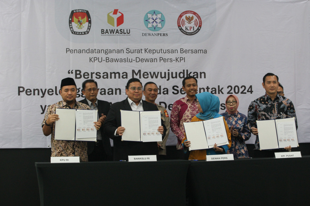 Afif menargetkan distribusi logistik secara keseluruhan untuk 37 provinsi, 415 kabupaten, dan 93 kota dapat tiba sebelum hari pemungutan suara 27 November 2024.