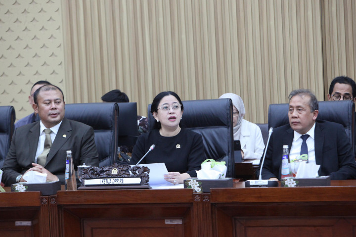 Rapat Paripurna Ke-5 DPR RI Masa Persidangan I Tahun Sidang 2024-2025 menyetujui nama-nama keanggotaan fraksi pada alat kelengkapan dewan (AKD) DPR RI masa keanggotaan 2024-2029 yang terdiri atas komisi dan badan.