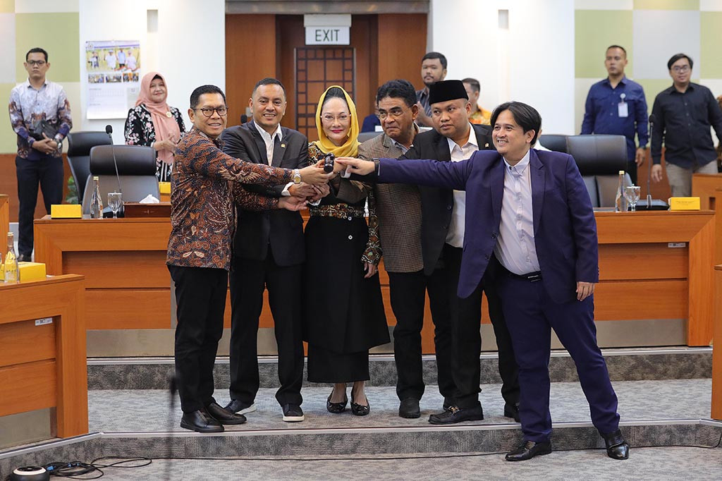 Ruang lingkup Komisi XIII meliputi reformasi, regulasi, dan HAM. Mitra kerja komisi ini meliputi Kementerian Hukum, Kementerian HAM, Kementerian Sekretariat Negara, serta Kementerian Imigrasi dan Pemasyarakatan.