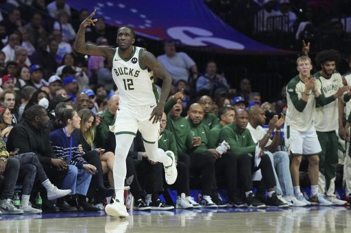 Milwaukee juga mendapatkan kontribusi signifikan dari Taurean Prince dan Bobby Portis masing-masing menyumbang 16 poin.