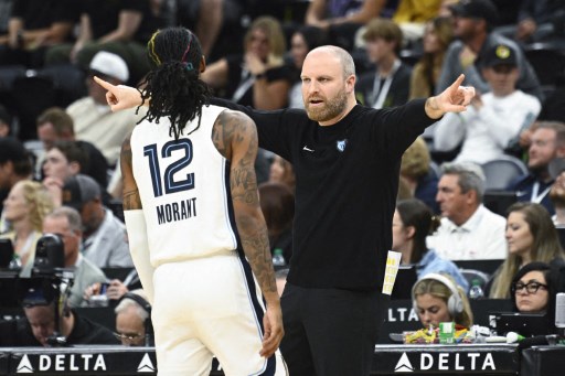 Pelatih Grizzlies, Taylor Jenkins, memuji usaha keras Morant terutama dengan menit bermain yang terbatas.
