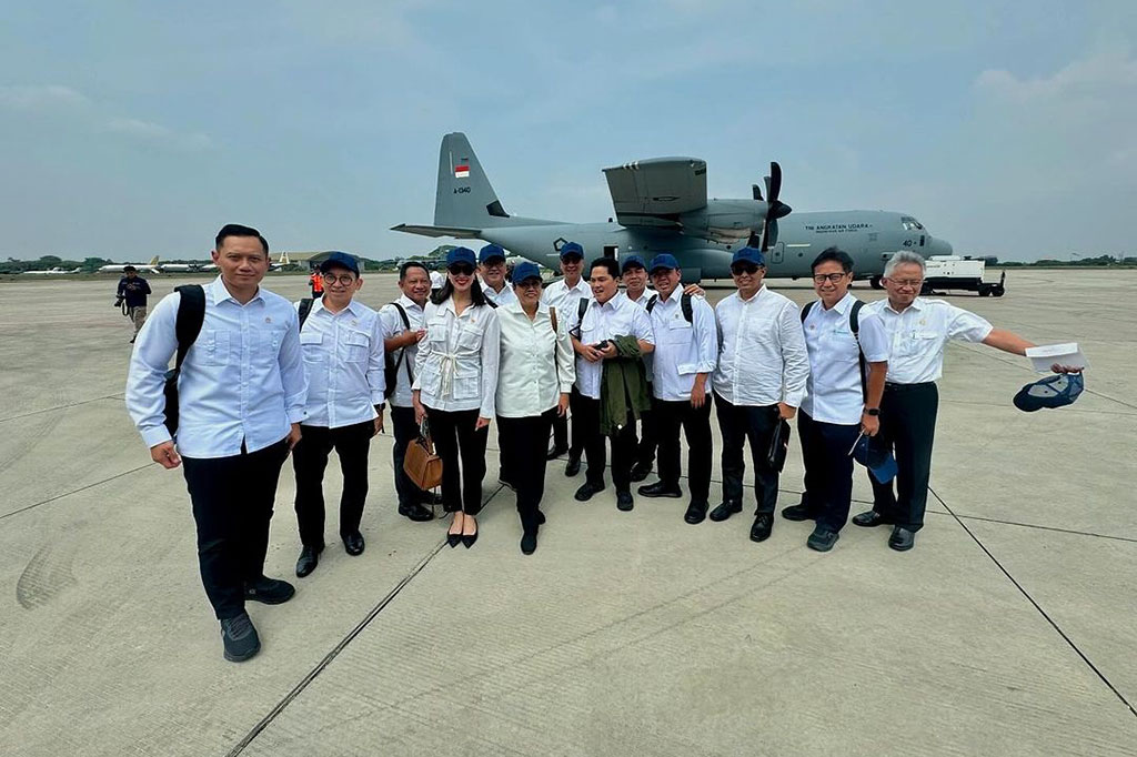 Diberitakan sebelumnya, jajaran menteri Kabinet Merah Putih bertolak ke Magelang, Jawa Tengah, menumpang pesawat C-130J Super Hercules A-1340 milik TNI Angkatan Udara, dari Pangkalan TNI AU Halim Perdanakusuma, Jakarta, sekitar 13.38 WIB.