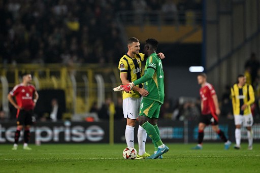 Manchester United (MU) masih tanpa kemenangan pada kompetisi Liga Europa seusai ditahan imbang Fenerbahce dengan skor 1-1 di Stadion Sukru Sarcoglu, Istanbul, Jumat, 25 Oktober 2024 dini hari WIB.