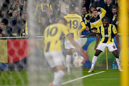 Namun dapat disamakan Fenerbahce melalui sundulan Youssef En-Nesyri pada menit ke-49.