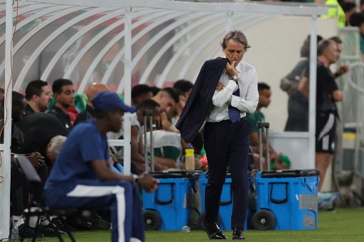 Arab Saudi mengalami kesulitan dalam kualifikasi Piala Dunia 2026 di bawah asuhan Mancini, dengan hasil imbang yang mengejutkan melawan tim-tim peringkat di bawahnya seperti Bahrain dan Indonesia.