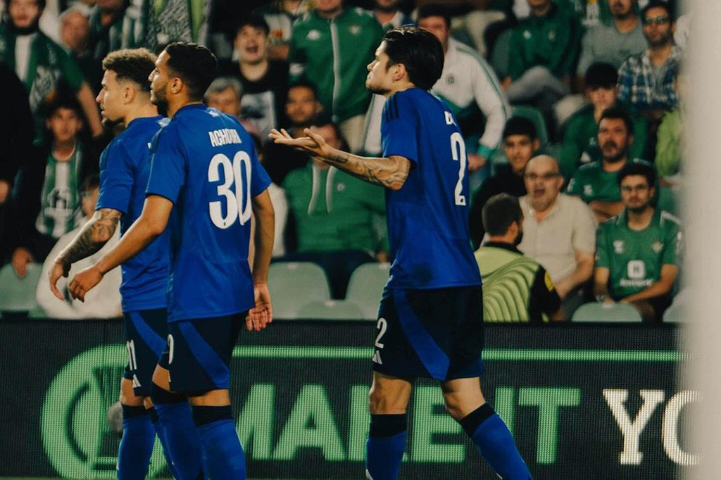 Copenhagen mendapat hadiah penalti setelah calon pemain timnas Merah Putih tersebut dilanggar Hector Bellerin di kotak terlarang.