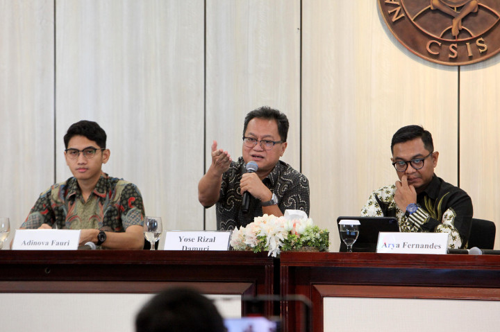 Ia membeberkan, secara koalisi pemerintahan yang dibentuk Prabowo setelah Pemilu Presiden (Pilpres) 2024 tidaklah gemuk, tetapi secara jumlah menteri dalam Kabinet Merah Putih memang menunjukkan jumlah yang paling banyak dibanding periode presiden sebelumnya.