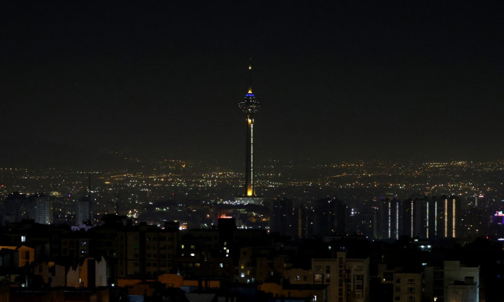 Informasi soal serangan terhadap target-target militer Iran juga dibenarkan oleh stasiun TV resmi Israel, Kan, tetapi tanpa penjelasan lebih lanjut.