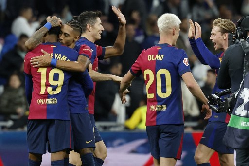 Barcelona tampil memukau untuk melumat Real Madrid 4-0 dalam laga El Clasico pertama musim ini di Stadion Santiago Bernabeu pada Minggu, 27 Oktober 2024 dini hari WIB.