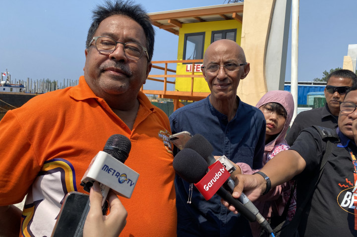 “Insya Allah nanti tetap dituntaskan karena waktu itu terhambat karena masalah covid dan saya kira ini salah satu bukti dari janjinya Bang Doel pada saat di rumah saya. Akan meneruskan programnya Pak Anies, ya ini salah satunya. Bahwa tetap melanjutkan apa yang sudah jauh-jauh hari digagas,” ucap Geisz di lokasi yang sama.