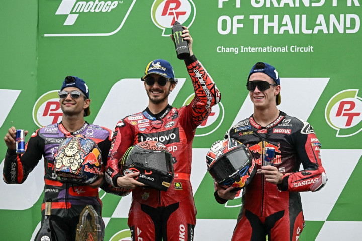 Keunggulan Martin atas juara bertahan Bagnaia terpangkas dari 22 menjadi 17 poin, menjelang balapan yang mungkin akan menentukan juara musim ini di Sepang, Malaysia, pada pekan depan.
