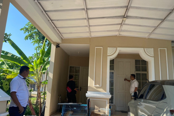 Terdakwa kasus pembunuhan Dini Sera Afriyanti, 29, Gregorius Ronald Tannur ditangkap. Anak mantan anggota DPR dari PKB Edward Tannur itu diringkus di Surabaya.