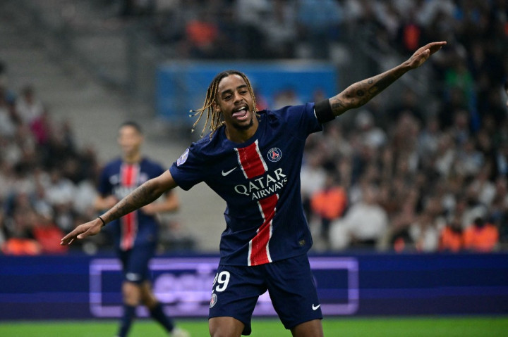 Les Parisiens berhasil menambah keunggulan mereka menjadi 3-0 setelah umpan dari Ousmane Dembele dapat dikonversikan menjadi gol oleh Bradley Barcola pada menit ke-40.