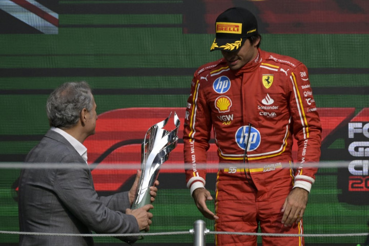 Pebalap Ferrari Carlos Sainz mencatat kemenangan keduanya dalam Formula 1 musim ini setelah menjuarai balapan 71 lap seri ke-20 di Autodromo Hermanos Rodriguez, Mexico City, Meksiko, Senin, 28 Oktober 2024 pagi WIB.