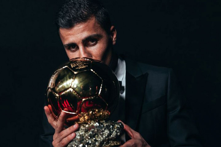 Gelandang berusia 28 tahun itu juga berperan krusial dalam kesuksesan Manchester City dalam memenangi Liga Premier Inggris 2023/24, dan membawa Timnas Spanyol juara Piala Eropa (Euro) 2024.