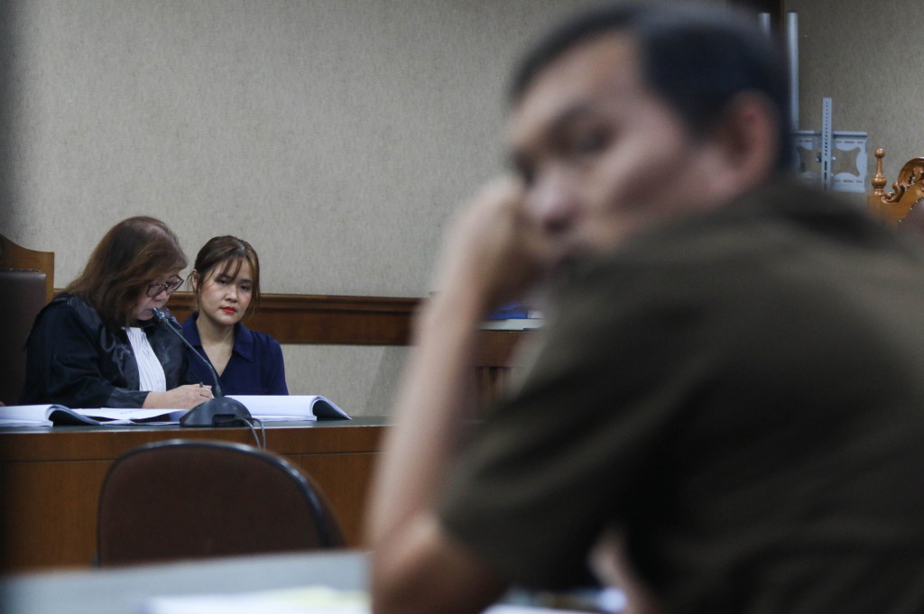 Anggota tim hukum Jessica, Sordame Purba mengamini sebagian gambar dalam CCTV yang dimaksud Helmi pernah ditayangkan dalam persidangan pembunuhan Mirna, beberapa tahun lalu. Namun, majelis hakim saat itu mengabaikan rekaman tersebut.