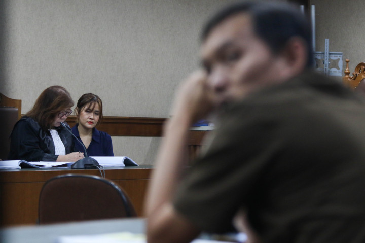 Anggota tim hukum Jessica, Sordame Purba mengamini sebagian gambar dalam CCTV yang dimaksud Helmi pernah ditayangkan dalam persidangan pembunuhan Mirna, beberapa tahun lalu. Namun, majelis hakim saat itu mengabaikan rekaman tersebut.